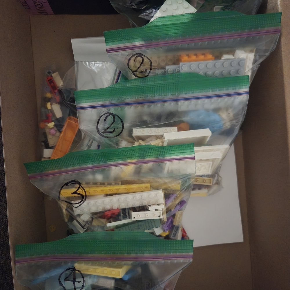 BTS DYNAMITE LEGO SET